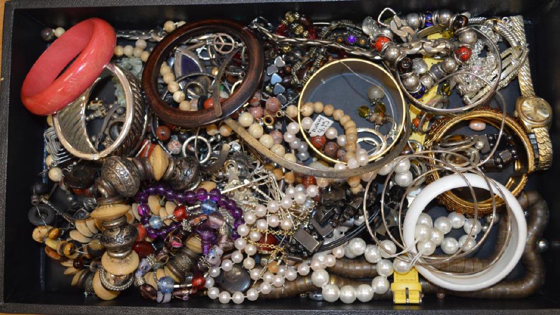 Large lot of costume jewelry (1 of 3)