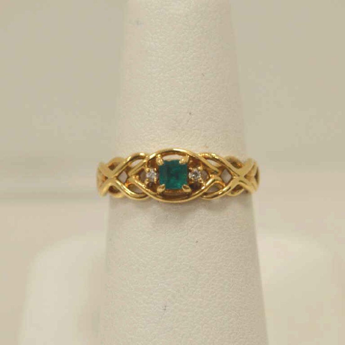 18kt yellow gold emerald ring (1 of 5)