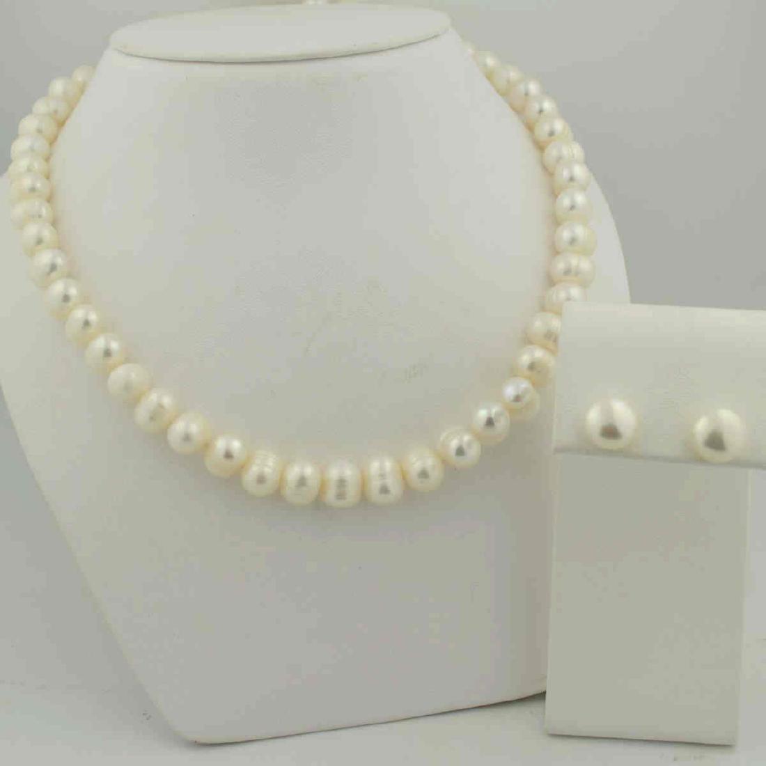 16" Freshwater Pearl Necklace and Earrings (1 of 2)