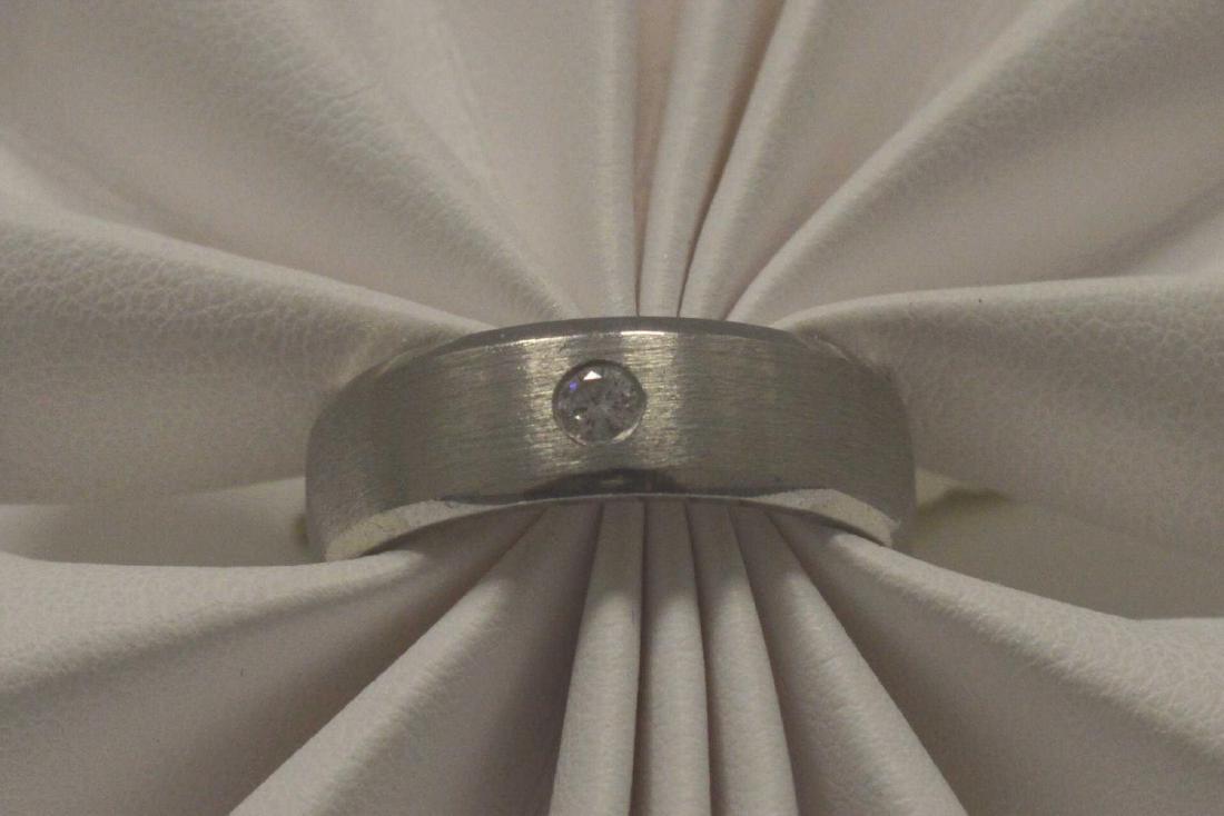Men's Platinum and Diamond wedding band (1 of 4)