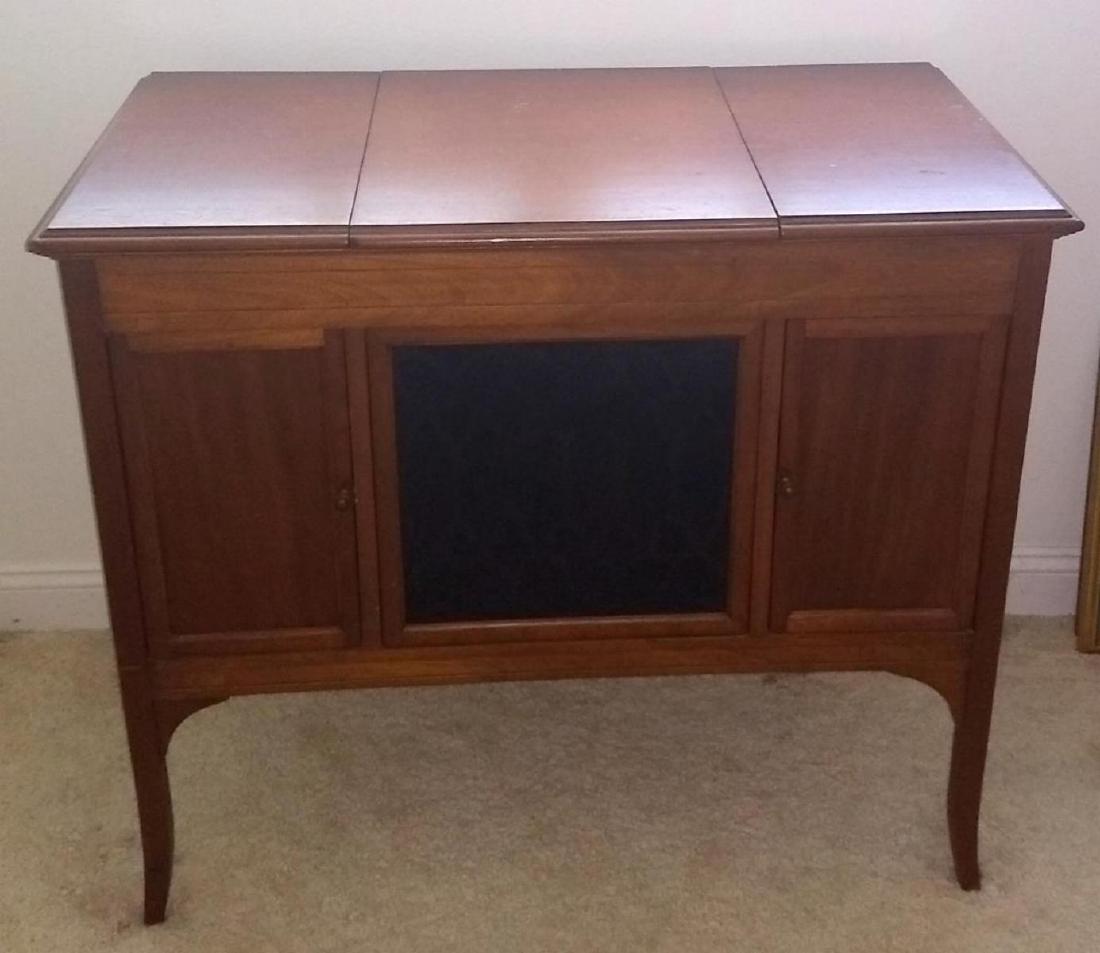 Vintage Edison Console Disc Phonograph "BC-34" (1 of 14)