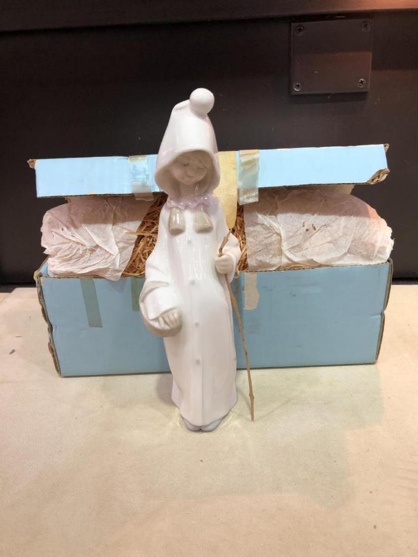 Lladro "Girl with Basket" in Box w Walking Stick (1 of 7)