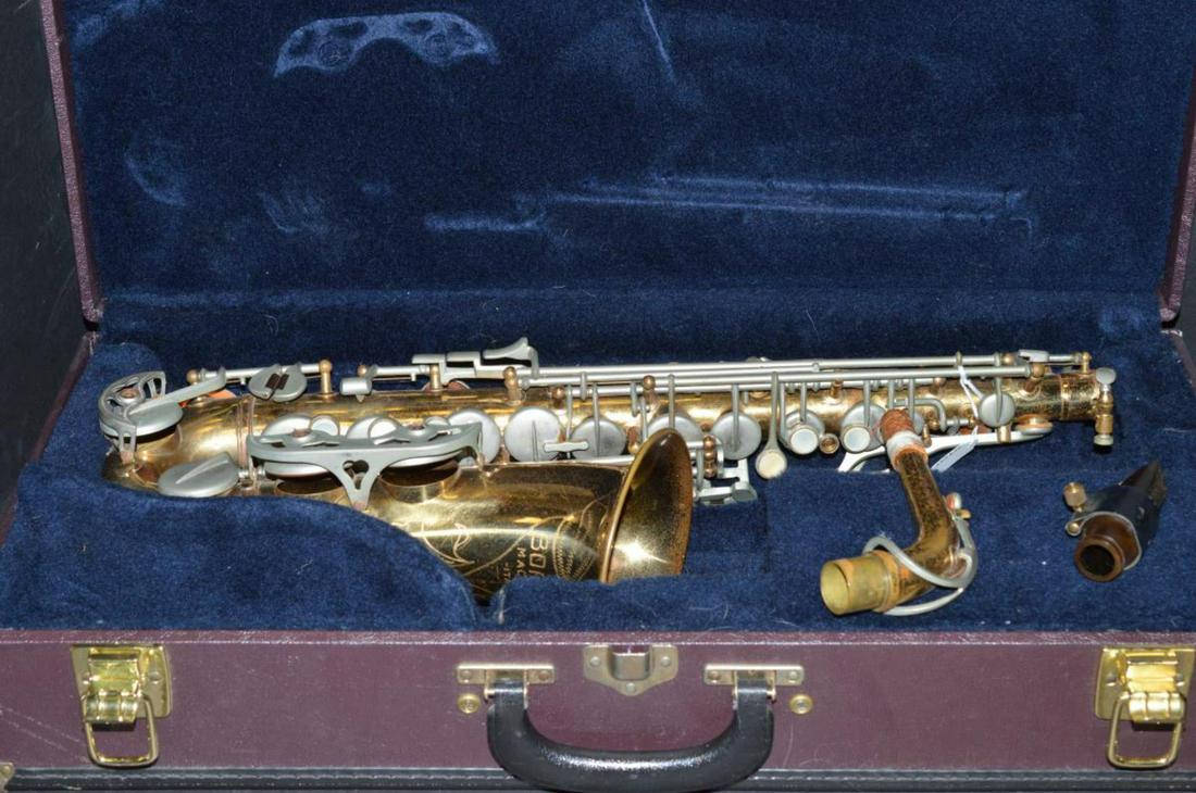 Borgani Macerata Alto Saxophone in Case Italy (1 of 6)