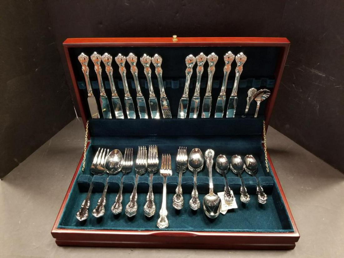 Wallace 65 Piece Stainless Flatware Set & Box (1 of 5)