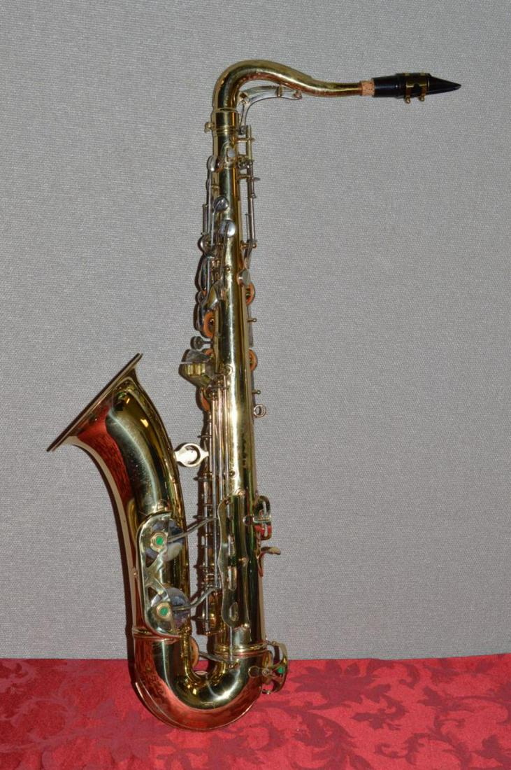 Conn 10M Tenor Saxophone in Original Case: Conn 10M Tenor Saxophone in Original Case. This great brass toned vintage instrument is in good condition with nickel valves. Made in Elkhart Ind. USA. The neckpiece shows some dents but fits easily &