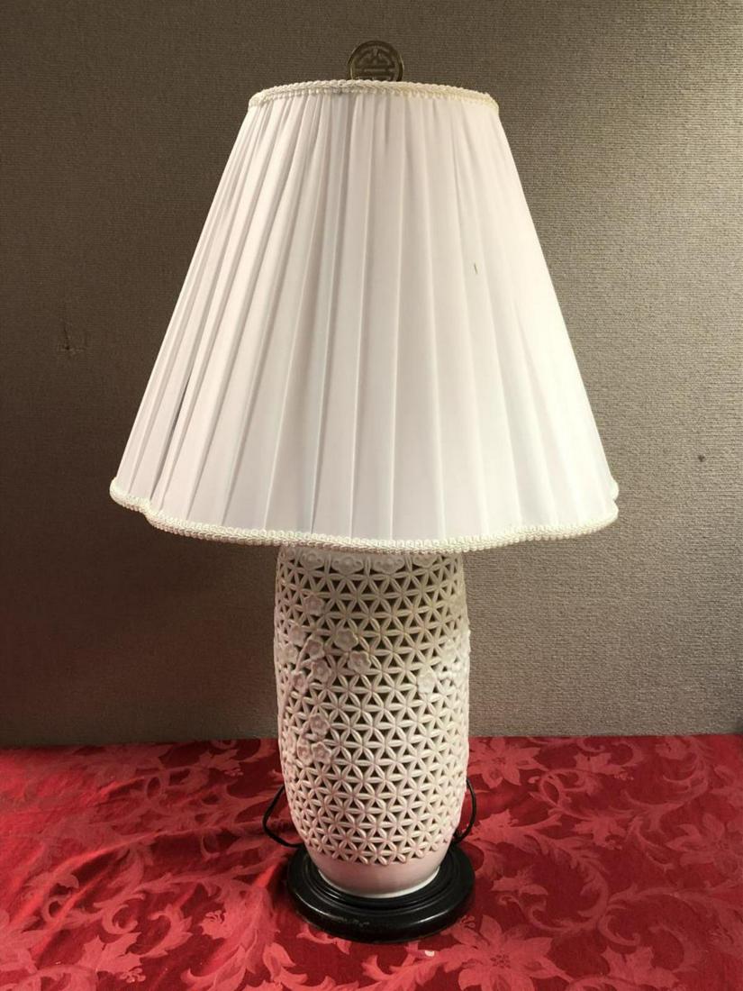 White Ceramic Reticulated Designed Table Lamp: White Ceramic Reticulated Designed Table Lamp. Comes with white lampshade. Stands 31 1/2 " tall. Appears to be vintage and perhaps Lenox, but no markings seen.