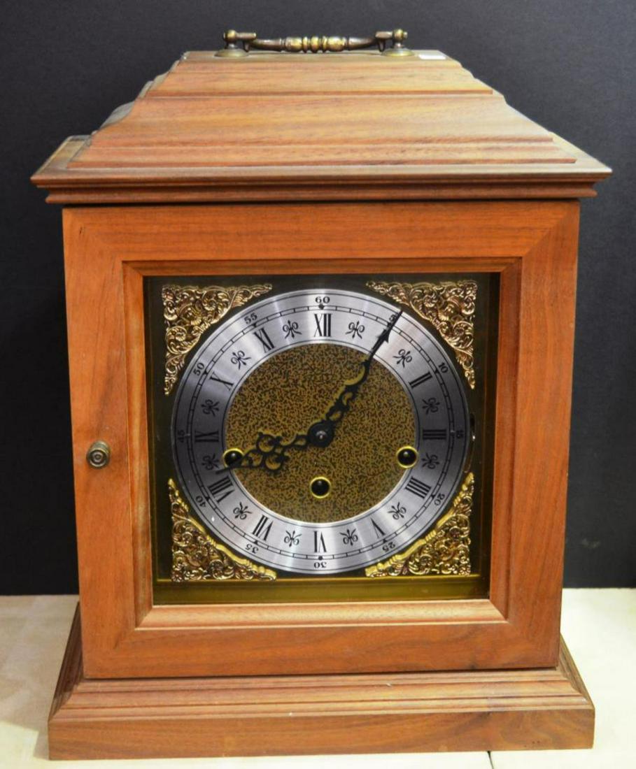 Vintage Franz Hermle Ridgeway Mantel Clock: Vintage Franz Hermle Ridgeway Triple Chime 2 Jewel Oak Mantel Clock Made in West Germany. Franz Hermle Movement 1050-020. Size: 14" tall x 11.5" wide x 6.25" deep, with key. The Ridgeway clock has bea