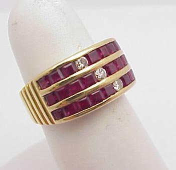Ruby and Diamond Ring - 18 kt - 2