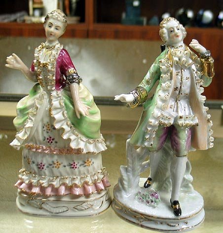 Porcelain statues