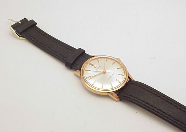 Man's Omega Seamaster Wristwatch - 2