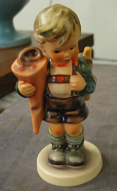 Hummel #80 Little Scholar