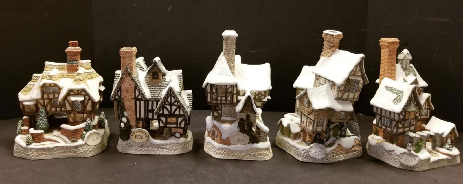 5 David Winter Dickens Christmas Cottages '92-'96: Lot of 5 David Winter Dickens Christmas Cottages (1992-1996). The Titles Included Are: Scrooge's School,, Old Joe's Beetling Shop, The Scrooge Family Home, Miss Belle's Cottage & Tiny Tim. All are Ret