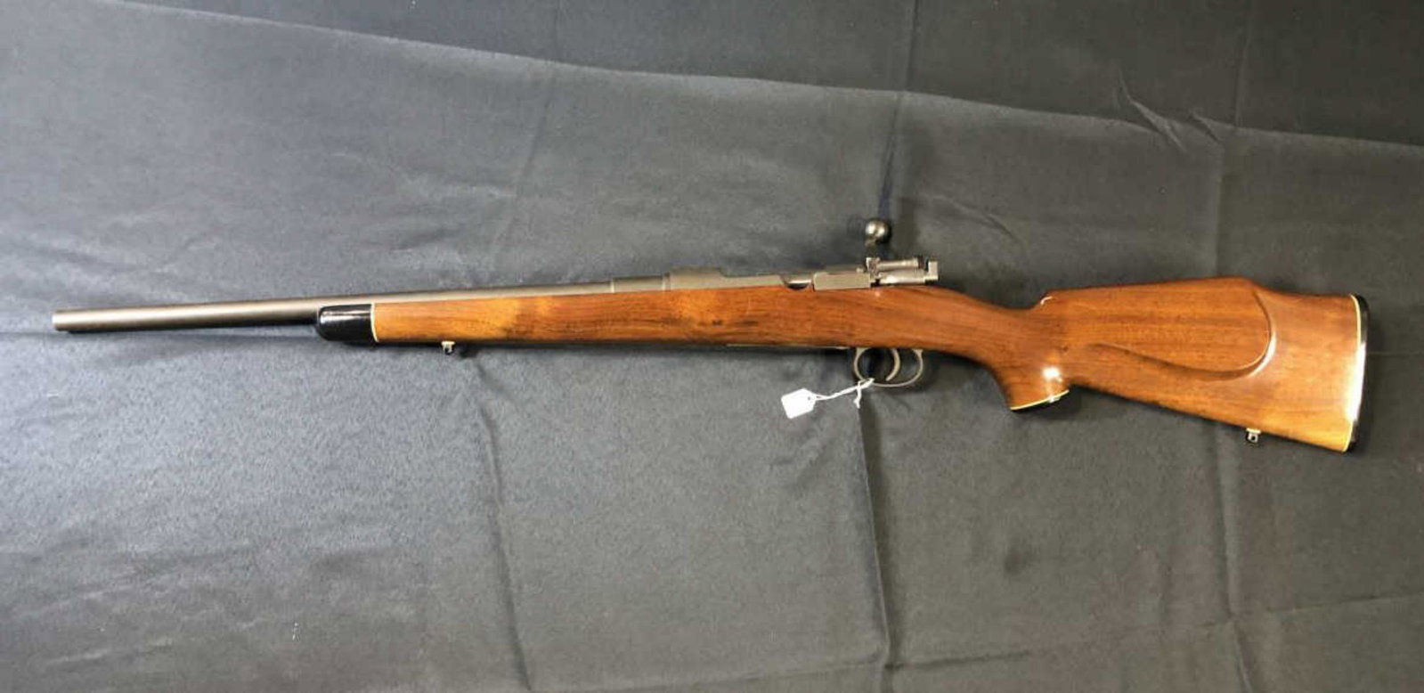 Carl Gustafs Stads Gevarsfaktori 1910 Mauser M96: Carl Gustafs Stads Gevarsfaktori 1910 Swedish Mauser M96 Bolt Action Rifle. Uncertain of caliber, possibly 6.5x55. Matching numbers on receiver, floor plate, bolt, bolt release, bolt handle. 20" parke