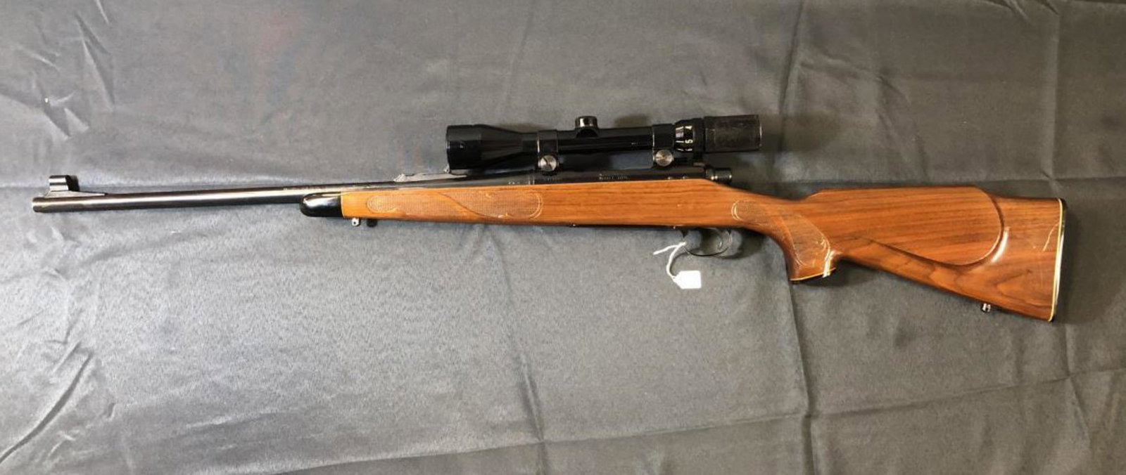 Remington 700 BDL 30-06 Sprg. Bolt Rifle w Scope: Remington Model 700 BDL Bolt Action Rifle in the 30-06 Sprg. cartridge with hinged floor plate. An American classic since the 1960's. Blue metal in the BDL grade high gloss fancy checkered walnut stoc