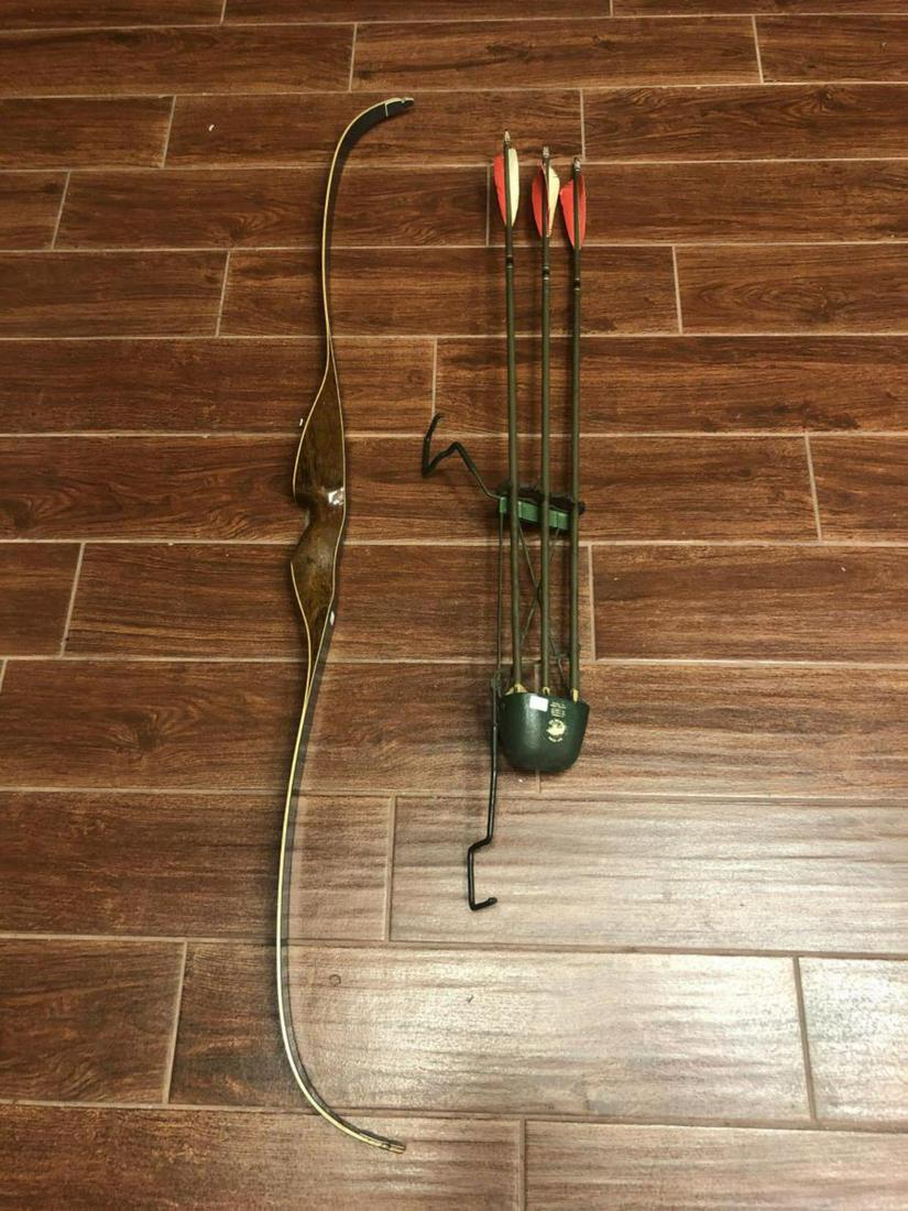 Browning Wasp Recurve Vintage Wood Laminated Bow: Browning Wasp Re-curve Vintage Wood Laminated Bow With Quiver. This great bow is in good shape with some signs of use but is still very nice. It has "2T186345#56"AMO" written in black thin felt pen un