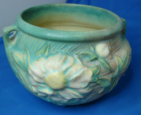 Roseville bowl may be Dahlrose Pattern