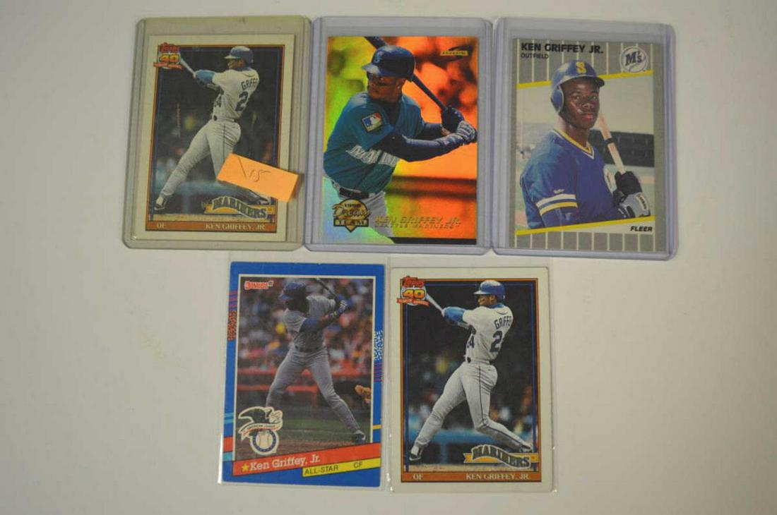 Lot Of Ken Griffey Baseball Cards: Lot Of Griffey Baseball Cards. Total of 5 in lot. Consists of Fleer, 1996 Dream Team Ken Griffey Jr, 2 Topps 40 Years Of Baseball, DonRuss Ken Griffey Jr All-Star.