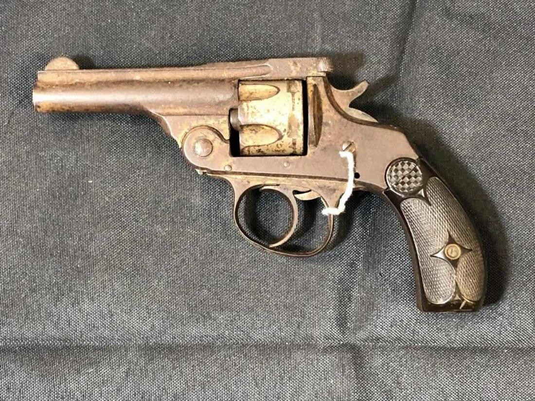Hopkins & Allen Forehand Break Over .32 S&W Rev: Hopkins & Allen .32 Short or S&W Forehand Break-Over Type Vintage Revolver Pistol. 4" barrel, 5 shot, auto ejector with hard plastic or bake-lite grips on curved square butt handle. Nickel finish is m
