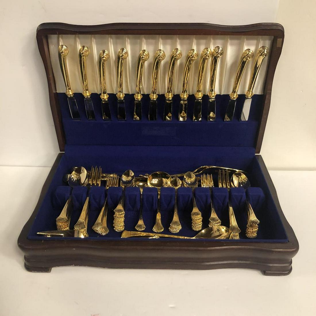 Onslow Gold Stainless Steel Flatware Oxford Hall: Onslow Gold Stainless Steel By Oxford Hall Flatware Set Service for 16, with 12 additional serving pieces, and 14 extra teaspoons. Exquisite looking set housed in a wood box with purple cloth interior