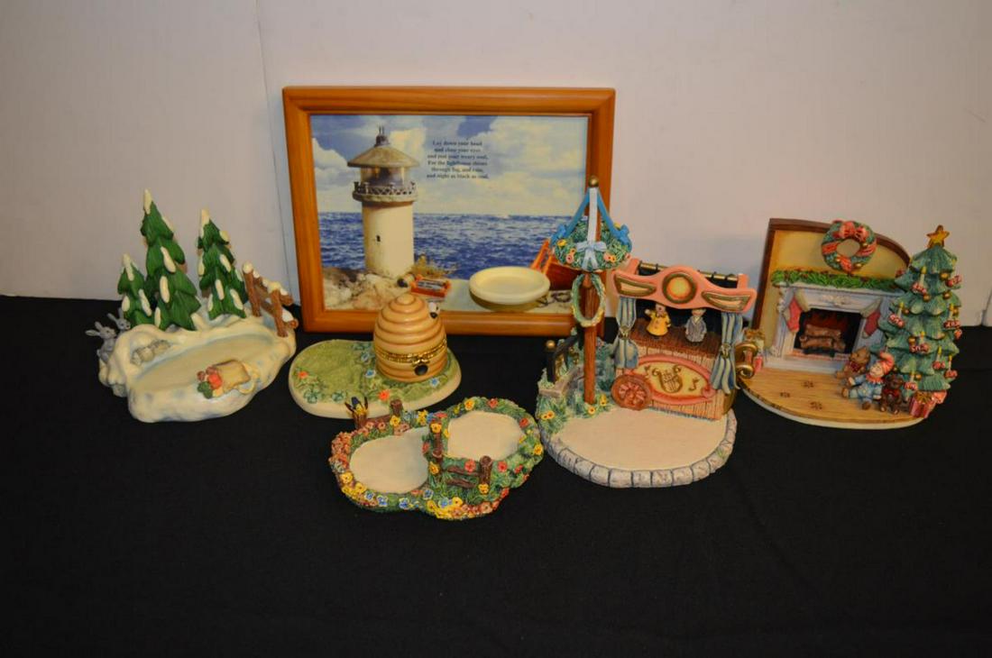 Large Lot of Hummel Goebel Hummelscapes: Large Lot of Hummel Goebel Hummelscapes in Original Boxes. Included is 1- #818294 Base with Beehive Box trinket dish 1126-D, 1- #818181 Come Pick Flowers With Me 11033-D, 1- 818259 Puppet Theatre with