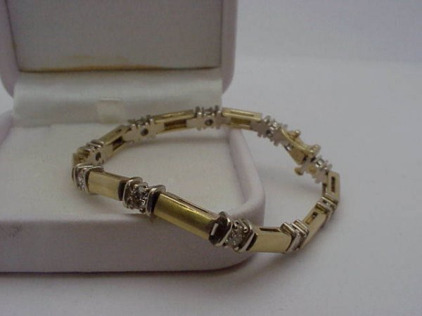 Lady's 14kyg diamond bracelet 2.50ctw
