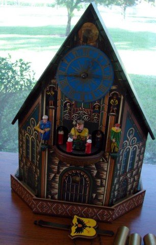 Black Forest German Cuckoo Clock: Black Forest German Cuckoo Clock