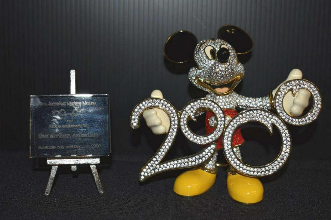 Swarovski/Arribas Millennial Mickey Mouse Figure (1 of 7)