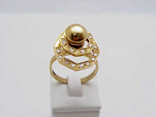 Lady's 14kyg diamond motion ring
