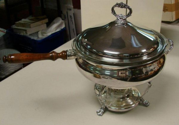 Large Silver plate Chafing Dish in Holder w/Pyrex: Large Silver plate Chafing Dish in Holder with 3 quart Pyrex insert.