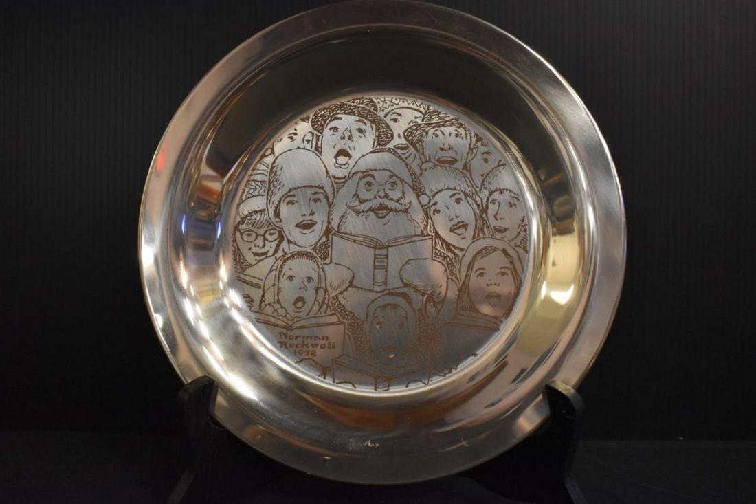 Norman Rockwell Sterling Plate 1972 "The Carolers": Norman Rockwell Sterling Silver Plate 1972 Titled "The Carolers" In Felt Lined Box With COA & Letter To Collector & Fact Sheet. Limited Edition. Numbered on Plate & COA #7765. It is presented in a "bo
