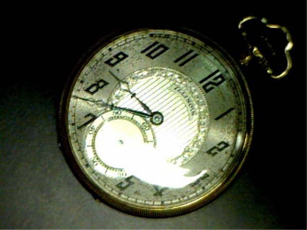 2 open face pocket watches gold-filled: 2 pocket watches one Illinois and the other Elgin . Illinois is open faced with silver dial and black lettering, second hand inset and in good running condition. Elgin has white dial with black roman 