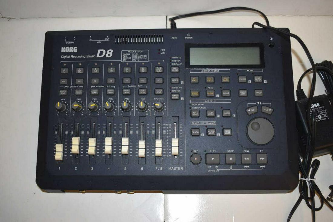 KORG D8 Digital Multi Track Recorder (1 of 3)