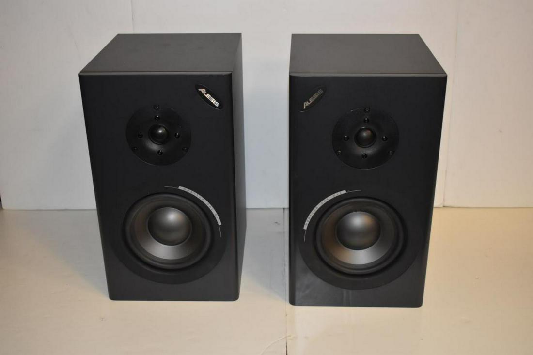 2 Alesis Monitor One MKII Passive Studio Monitors (1 of 3)