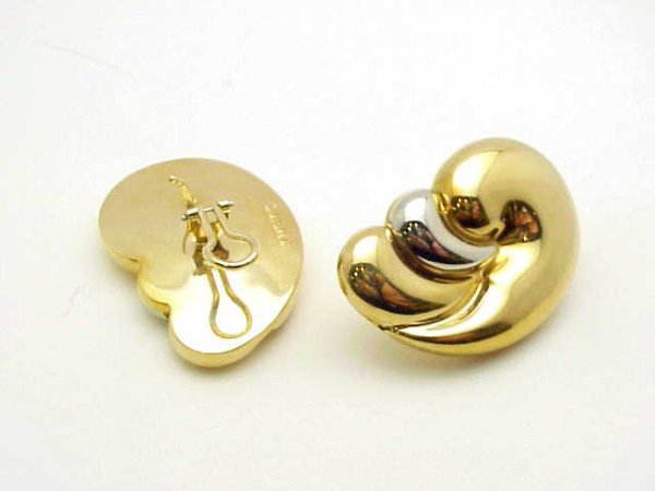 Lady's Chimento designer 18kyg earrings: These lady's fancy 18kyg fashion earrings are from the Chimento collection weighing 19 grams with a 2 tone design and omega backs. 13/4" in length and 1" width.