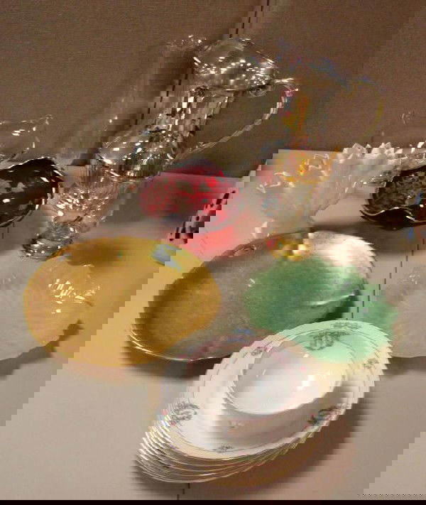 Vintage lot: 6 Noritake Plates, vase, red crystal: 6 Noritake Morimura Dessert Plates and a matching footed bowl, gold plated plate from 1940, finger vase made in Portugal, red crystal vase decorated with silver, silver plate pitcher (1935), condiment