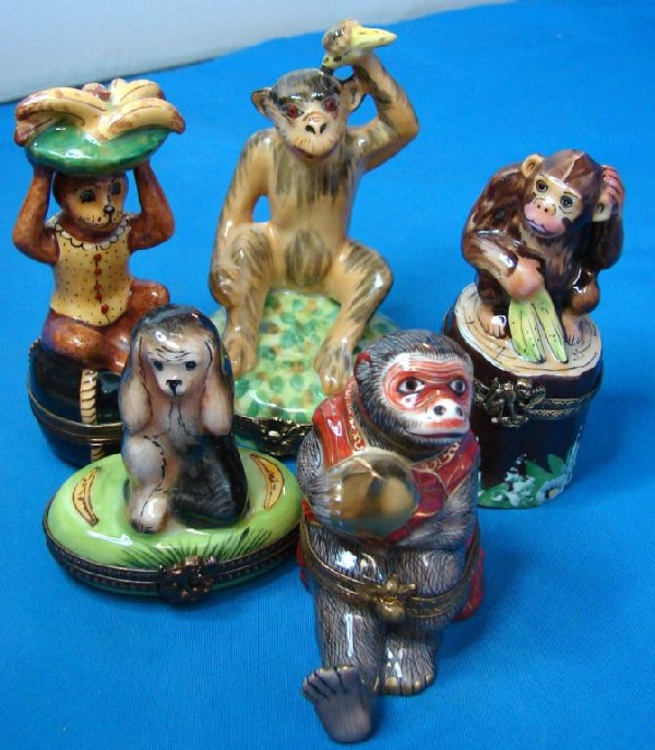 5 Signed Limoges France Boxes - Monkeys: 5 Limoges Boxes all featuring adorable monkeys, no chips or cracks, ranging in size 2 1/4" x 3 3/4" tall.