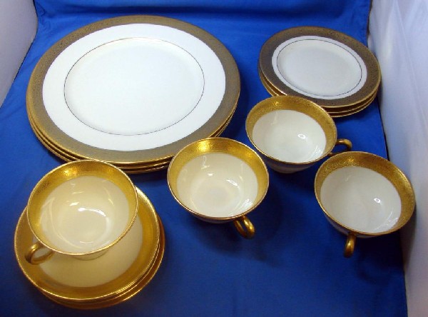 Lenox Westchester China - Service for 4: Lenox Westchester China - 4 dinner plates, 4 bread & butter plates, 4 cups and 4 saucers; no chips or cracks.