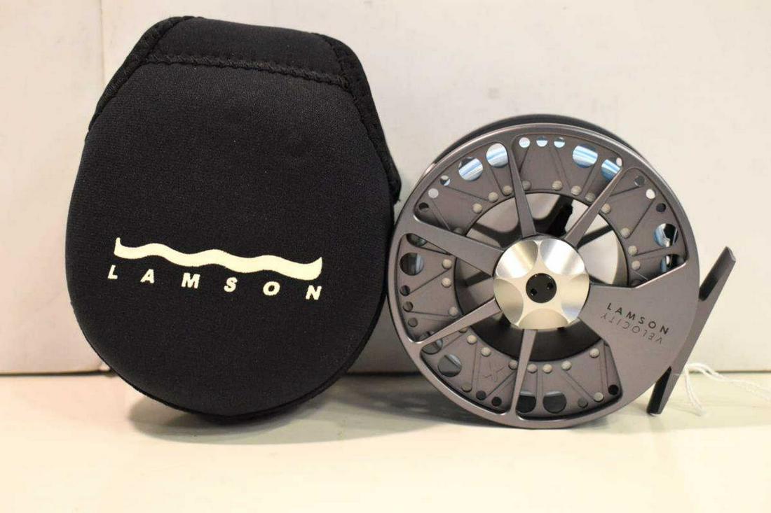 Waterworks Lamson Velocity Fly Reel 3.5: Waterworks Lamson Velocity Fly Reel 3.5 Aluminum Lightweight Line-weight 8-9 Capacity 200 yards. With soft nylon velcro case. Great condition.