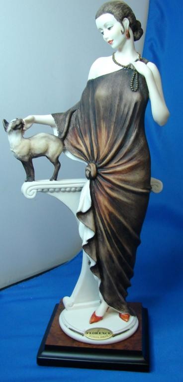 Giuseppe Armani Figurine "Danielle": Giuseppe Armani Figurine "Danielle", no chips, cracks or scratches, 13" tall.
