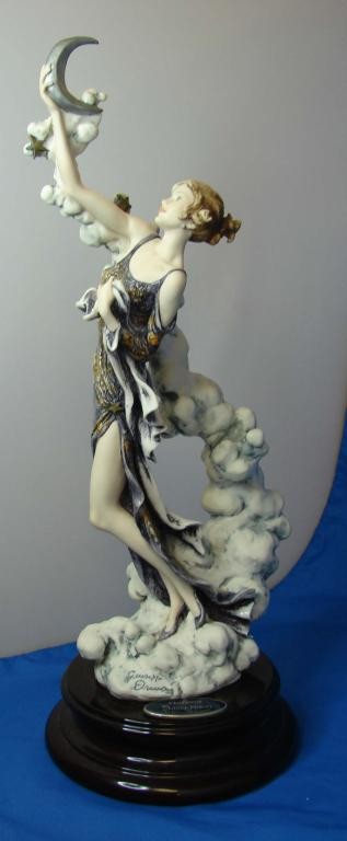 Florence Giuseppe Armani Figurine "Silver Moon": Florence figurine by Giuseppe Armani titled "Silver Moon", no chips, cracks or scratches.