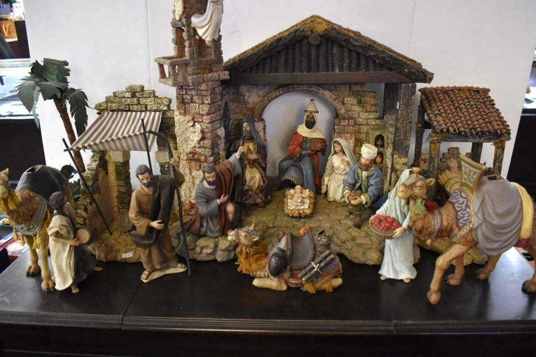 Christmas Nativity Set (1 of 6)