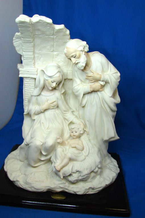 Giuseppe Armani Fig. - Mary, Joseph & Jesus: Giuseppe Armani Figurine of Mary, Joseph & Jesus, base is 7" x 10"; figurine is approx. 13" h. No chips, cracks or scratches.