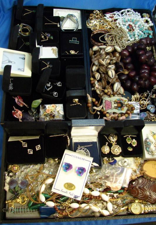 Huge Lot of Costume Jewelry, many boxed sets: Huge lot of costume jewelry including many lots of boxed sets of pendants & earrings, shell necklaces, etc.