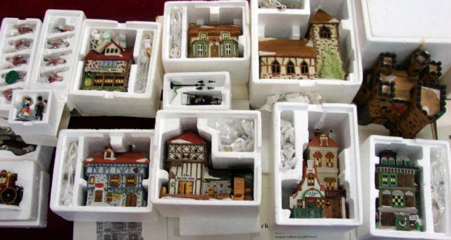 15+ pcs. Dept. 56 Christmas Houses incl. Scrooge: Huge lot of Dept. 56: Scotch Woolens, Green Gate Cottage, Blythe Pond Mill House, Silas Thimbleton Barrister, Tuttles Pub, Cottage Toy Shop, Crowntree Inn, Royal Coach, Dickens Village Castle, Shops o