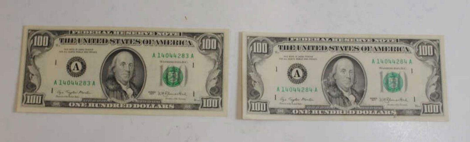(2)1977 $100 Bills w/ reverse corner print errors (1 of 2)