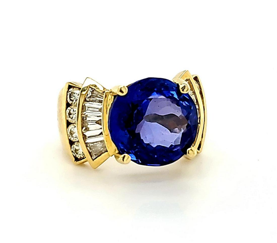 18kt yellow gold tanzanite and diamond ring (1 of 6)