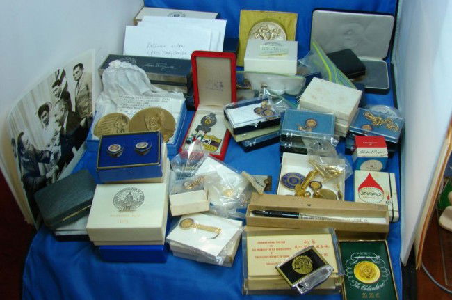 Presidential Memorabilia: Nixon, Johnson, Kennedy,: Huge lot of presidential memorabilia from the 1960's & 70's collected by Cleveland Ryan, who was with the press corp. for many years and traveled with many presidents: tie pins, pens, cufflinks, key c