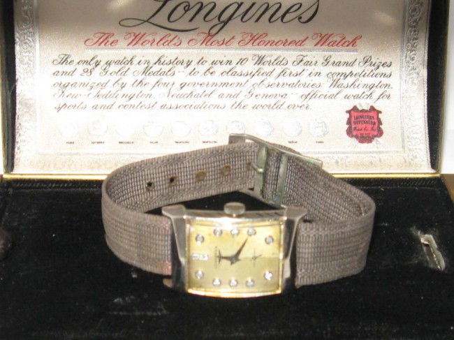 Vintage 14kwg Longines diamond watch: Vintage 14kwg Longines diamond watch circa 1955, 10gr, square diamond dial with second hand, 17jewel mechanical movement, good working condition with original box and manual.