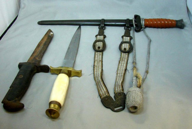 German WWII Luftwaffe dagger, Pakistani dagger+: German WWI Luftwaffe dagger in excellent condition, 10" blade marked Tiger Solingen, strap intact; also a Pakistani dagger and a very old knife, no marks.