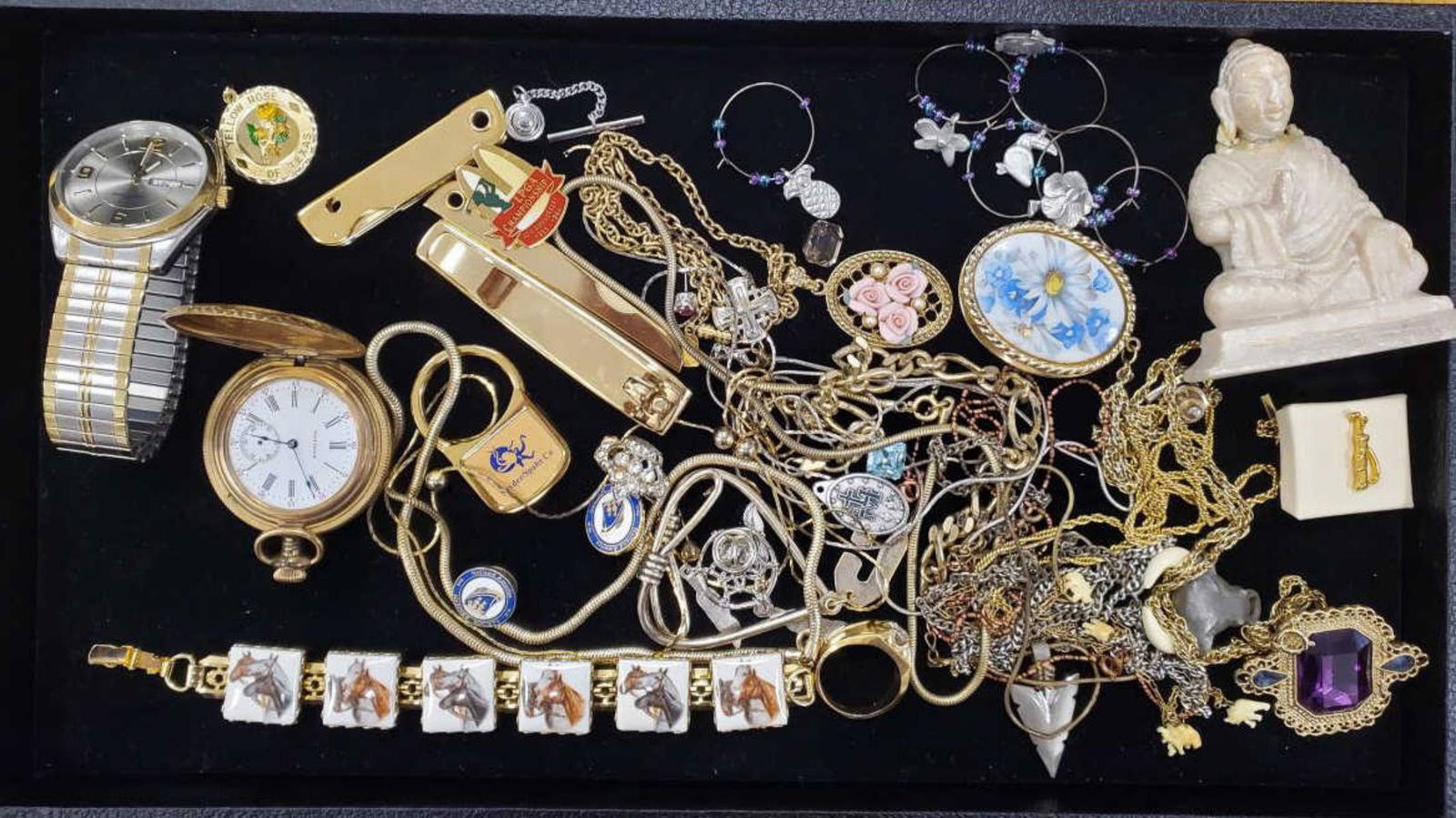 Lot of costume jewelry (1 of 3)